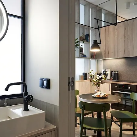 Apartment Riverside By Lion Danzig
